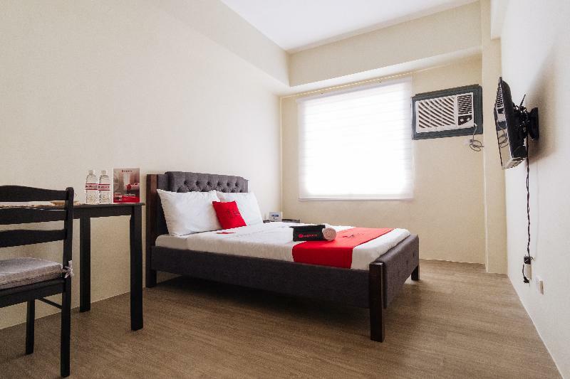 RedDoorz Premium @ Vista Heights Legarda Hotel Manilla Buitenkant foto